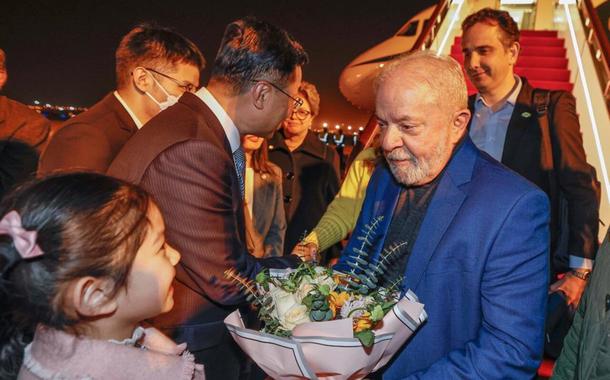 Lula em sua chegada à China