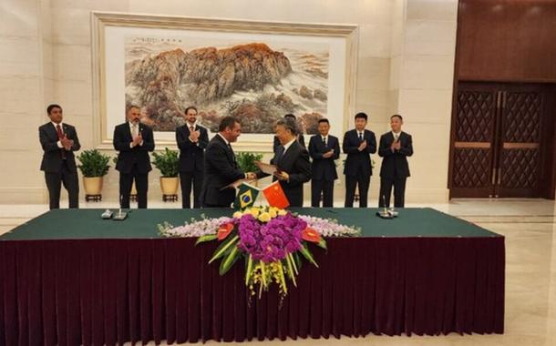 Andrei Augusto Passos Rodrigues e Liu Zhau