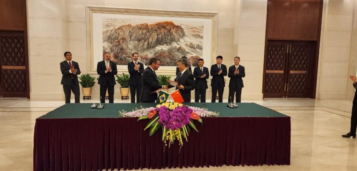 Andrei Augusto Passos Rodrigues e Liu Zhau