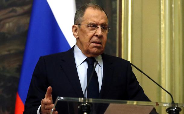 Ministro das Relações Exteriores da Rússia, Sergei Lavrov, fala à imprensa em Moscou