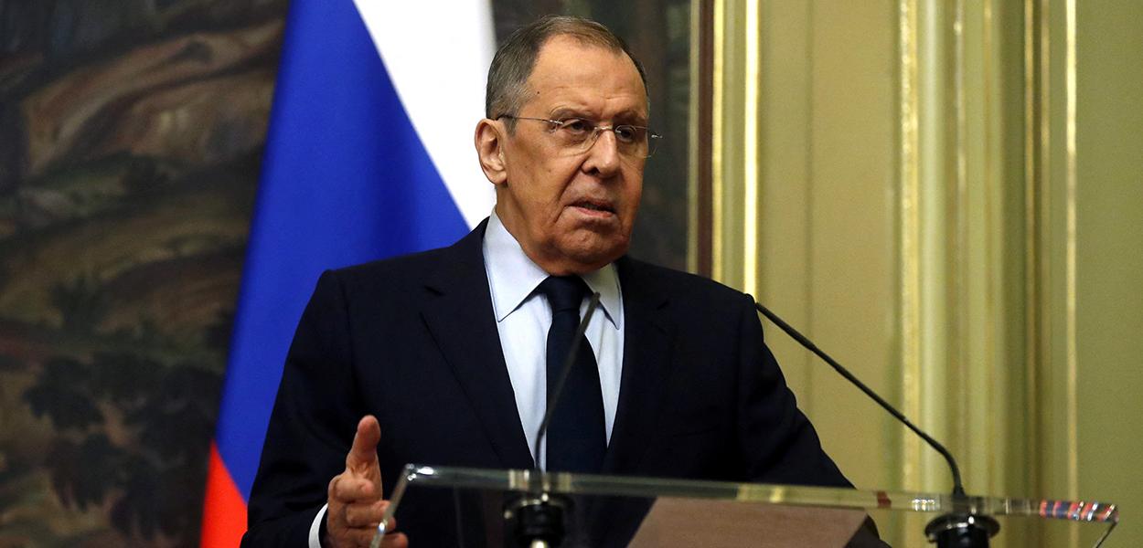 Ministro das Relações Exteriores da Rússia, Sergei Lavrov, fala à imprensa em Moscou