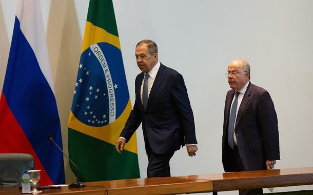 Os Ministros das Relações Exteriores do Brasil, Mauro Vieira, e da Russia, Sergei Lavrov, durante conferência de imprensa