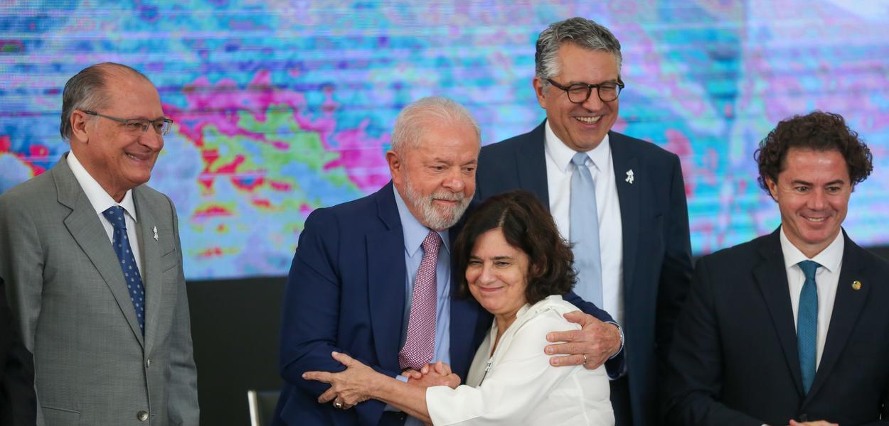 Lula e Nísia Trindade