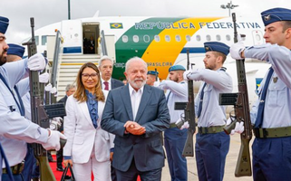 Presidente Lula ao desembarcar em Portugal