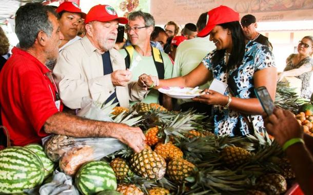 O presidente Lula esteve na 1ª Feira Nacional da Reforma Agrária, em 2015