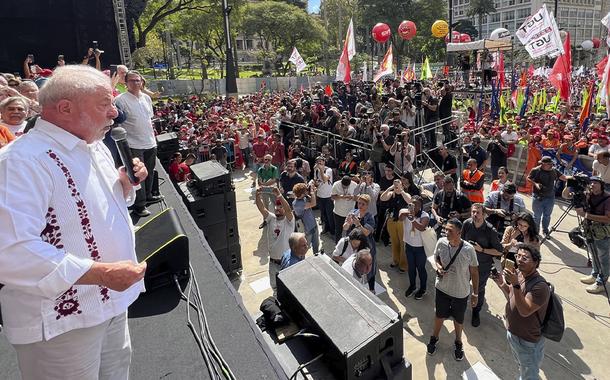 Presidente Lula discursa no 1º de maio 2023 Unificado das Centrais Sindicais