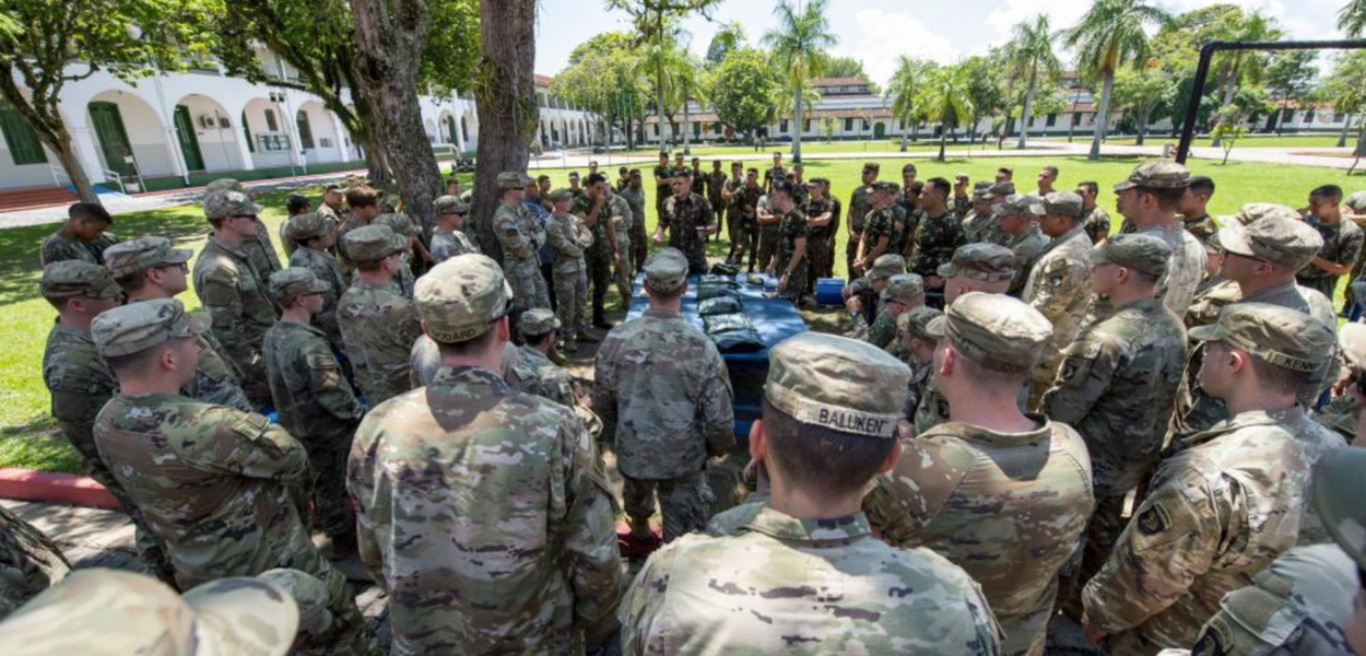 Exercícios militares CORE 21 entre os EUA e o Brasil