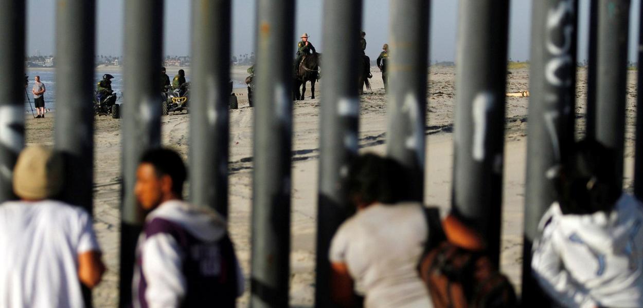 Fronteira entre Estados Unidos e México (Foto: Jorge Duenes/Reuters) Fronteira entre Estados Unidos e México