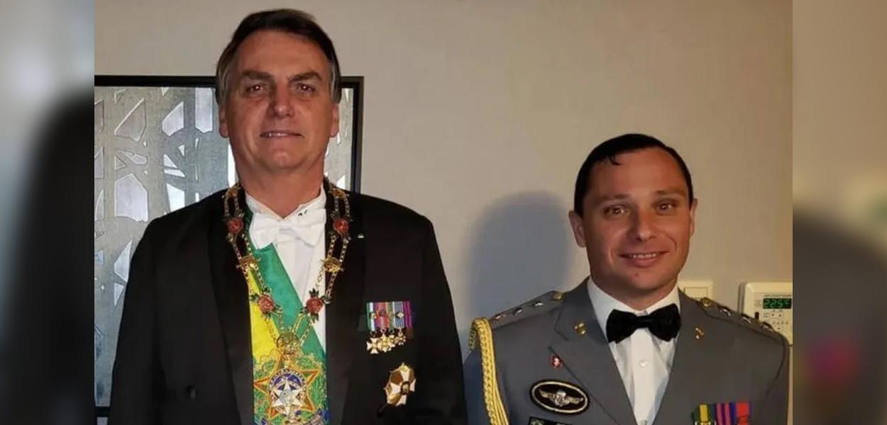 Jair Bolsonaro e Mauro Cid