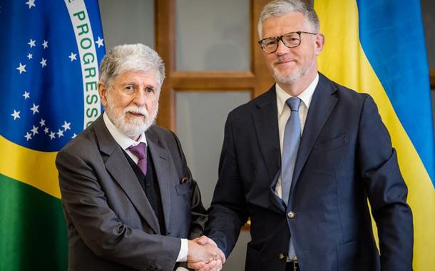 Celso Amorim e Andrij Melnyk (Foto: Reprodução/Twitter/@MelnykAndrij) Celso Amorim e Andrij Melnyk