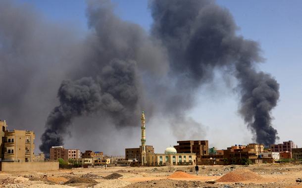 Bombardeios em Cartum
01/05/2023
REUTERS/Mohamed Nureldin Abdallah