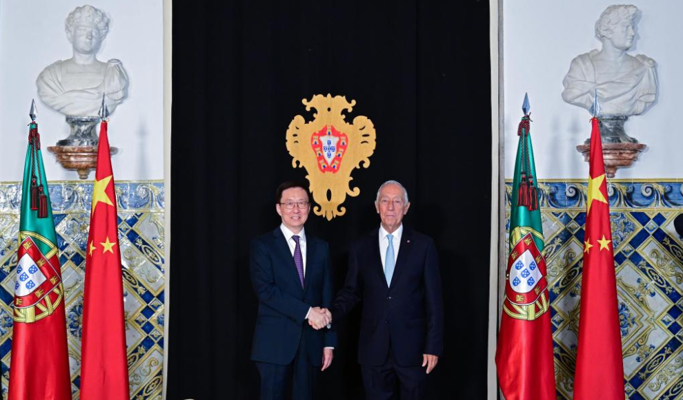 O vice-presidente chinês, Han Zheng, e o presidente de Portugal, Marcelo Rebelo de Sousa (Foto: Xinhua/Yue Yuewei) O vice-presidente chinês, Han Zheng, e o presidente de Portugal, Marcelo Rebelo de Sousa