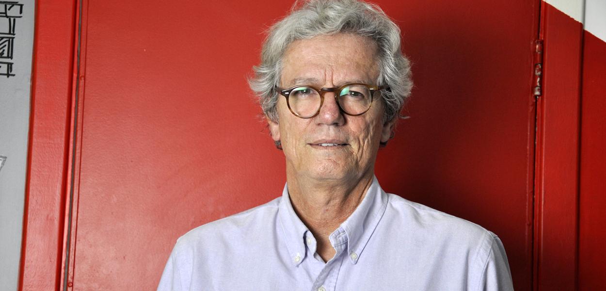 Paulo Nogueira Batista adverte contra risco de estelionato eleitoral