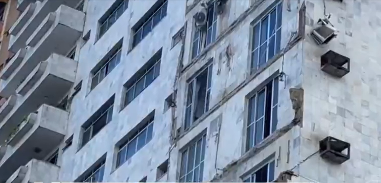 Sacadas de prédio desabam em Belém - 13.05.2023