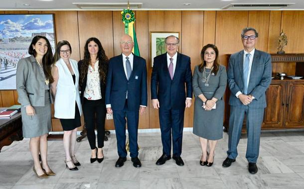 Fórum Econômico Mundial é uma organização internacional com sede na Suíça