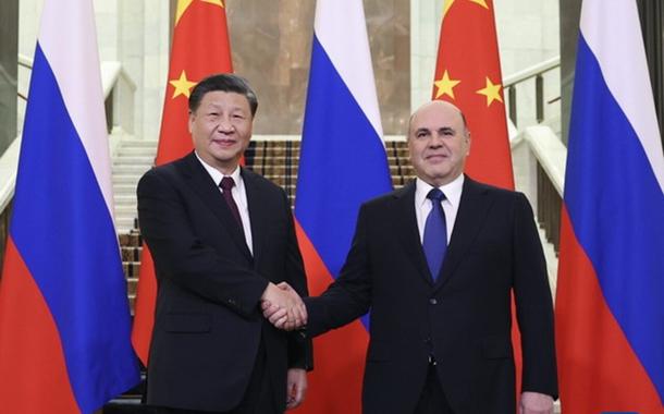 Xi Jinping e Mikhail Mishustin