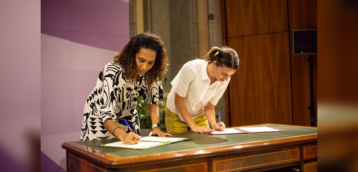 As ministras Anielle Franco (Brasil) e Irene Montero (Espanha): compromisso bilateral de combate ao racismo.