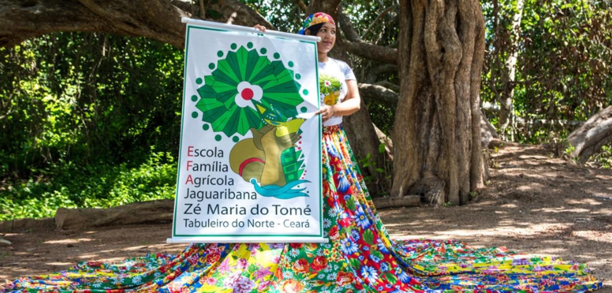 Mística de acolhida, na sombra de uma oiticica, na aula inaugural da EFA Jaguaribana, em abril de 2018