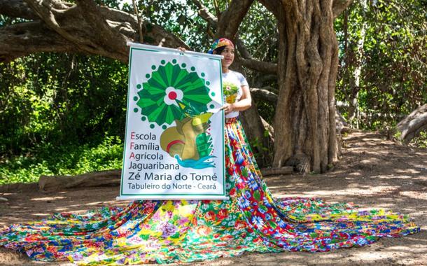 Mística de acolhida, na sombra de uma oiticica, na aula inaugural da EFA Jaguaribana, em abril de 2018