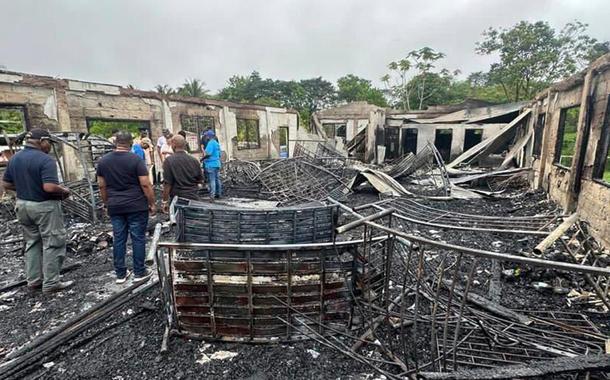 Incêndio na Guiana