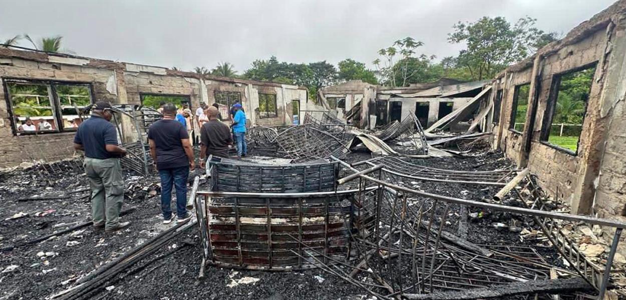 Incêndio na Guiana