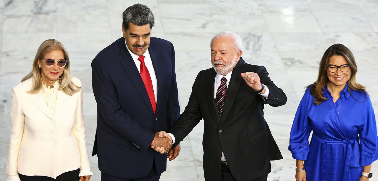 O presidente Luiz Inácio Lula da Silva (d) recebe o presidente da Venezuela, Nicolás Maduro (e), no Palácio do Planalto