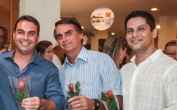 Flávio Bolsonaro, Jair Bolsonaro e Alexandre Santini