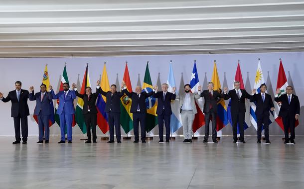 Fotografia oficial dos presidentes dos países da América do Sul no palácio do Itamaraty