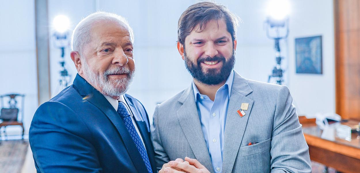 Luiz Inácio Lula da Silva (à esq.) e Gabriel Boric (Foto: Divulgação) Luiz Inácio Lula da Silva (à esq.) e Gabriel Boric