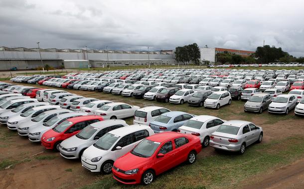 Pátio de veículos da Volkswagen, em Taubaté (SP)19/07/2015