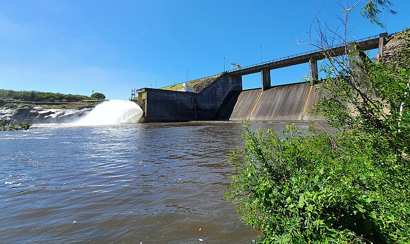 Represa de Paso Severino, que abastece metade da população do Uruguai
