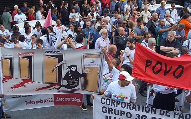 Protesto de eletricitários na sede da Eletrobrás