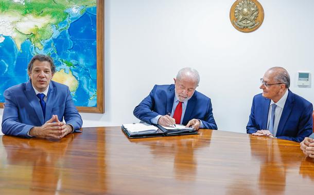 Ministro Fernando Haddad, presidente Lula e vice-presidente Geraldo Alckmin - 05.06.2023