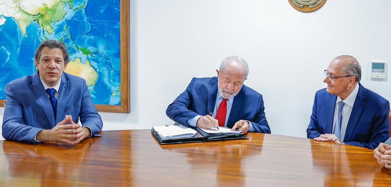 Ministro Fernando Haddad, presidente Lula e vice-presidente Geraldo Alckmin - 05.06.2023