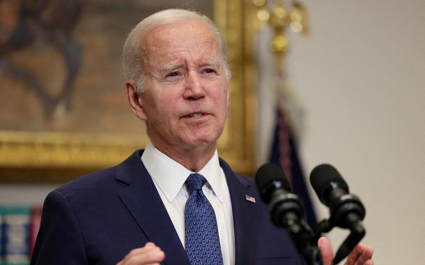 FILE PHOTO: U.S. President Joe Biden speaks on his deal with House Speaker Kevin McCarthy (R-CA) to raise the United States' debt ceiling at the White House in Washington, U.S., May 28, 2023. REUTERS/Julia Nikhinson/File Photo