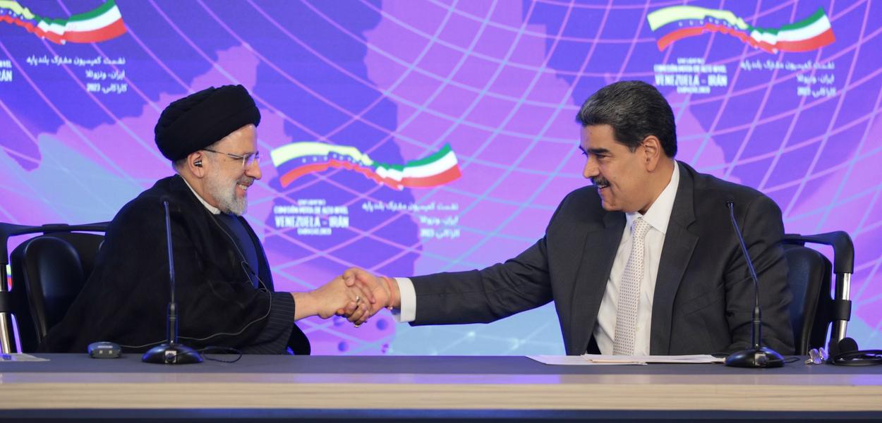 Ebrahim Raisi e Nicolás Maduro