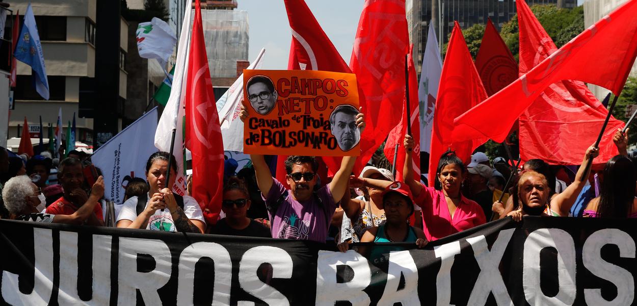 Protestos contra os juros altos no Brasil