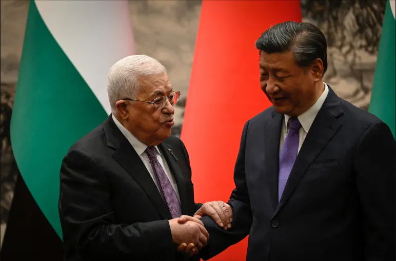 Mahmoud Abbas e Xi Jinping em Pequim