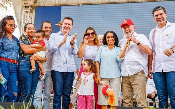 Luiz Inácio Lula da Silva faz entrega de casas do Minha Casa, Minha Vida, em Abaetetuba (PA)