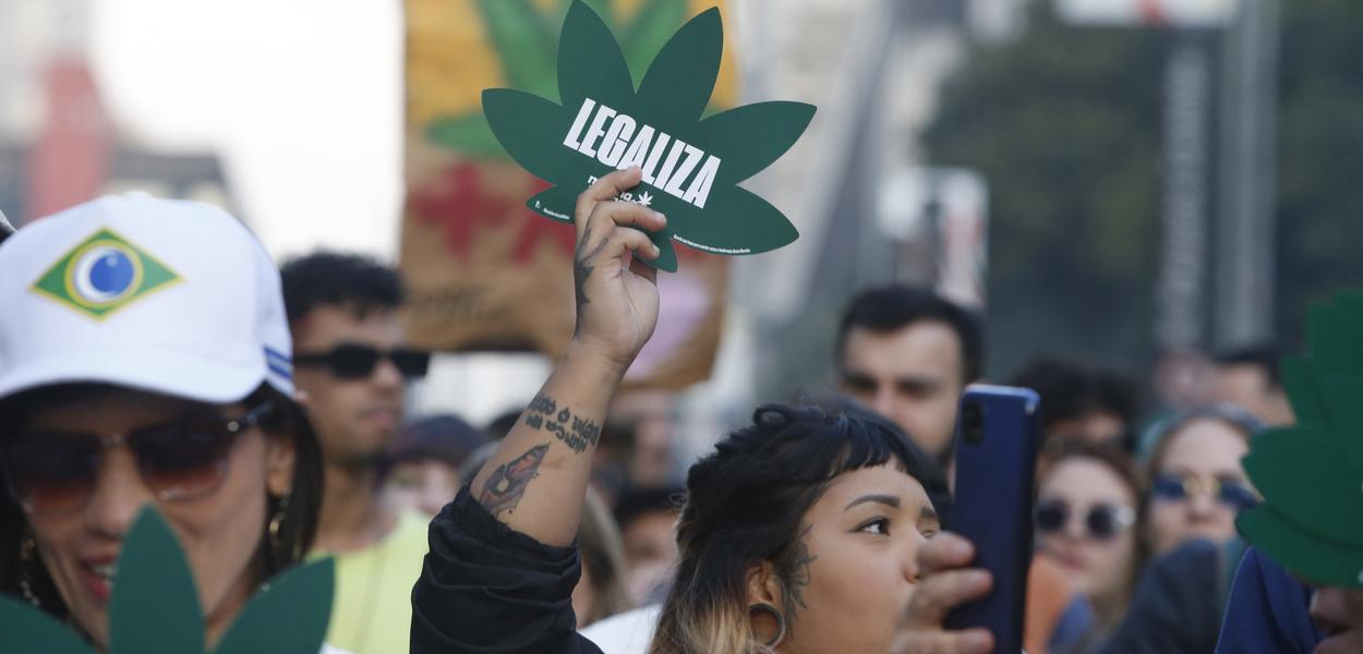 São Paulo (SP), 17/06/2023 - 15ª edição da Marcha da Maconha São Paulo na Avenida Paulista  - Tema “Antiproibicionismo por uma questão de classe – Reparação por necessidade”. Foto Paulo Pinto/Agência Brasil