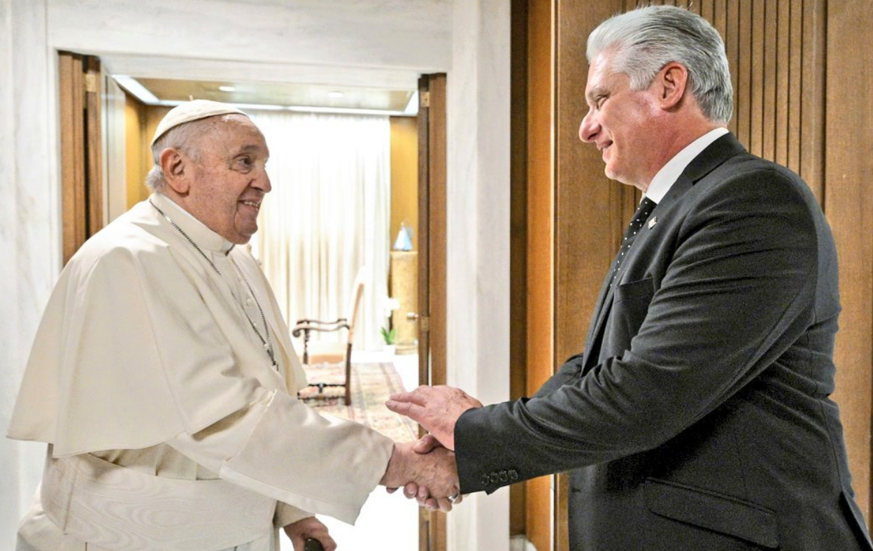 Papa Francisco e Miguel Díaz-Canel