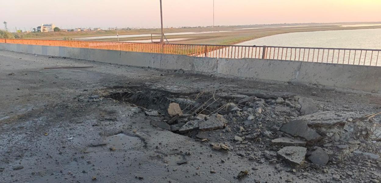 Ponte da Crimeia, atacada pela Ucrânia, segundo autoridades locais. Foto: Vladimir Saldo via Telegram/Handout via REUTERS