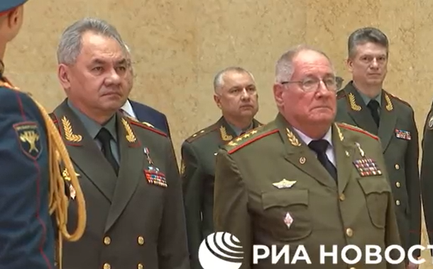 Ministro da Defesa da Rússia, Sergei Shoigu, e o ministro das Forças Armadas Revolucionárias de Cuba, Álvaro López Miera