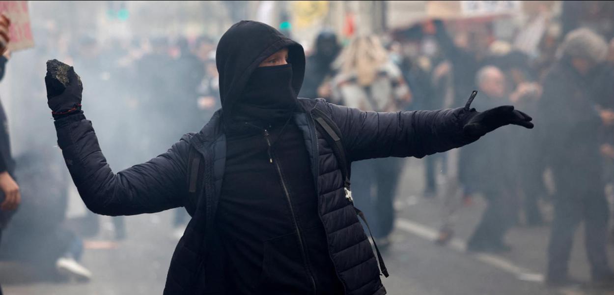 Manifestante protesta na França 