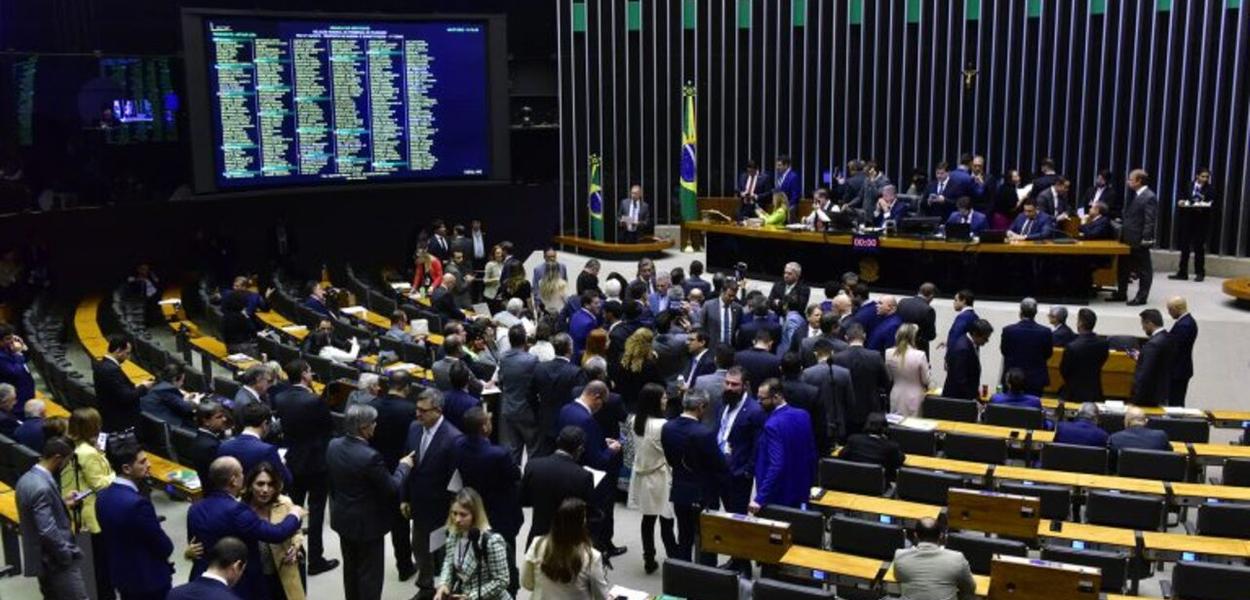 Plenário da Câmara aprova Reforma Tributária 