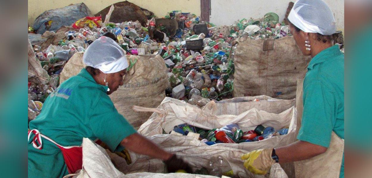 Catadoras de materiais recicláveis 