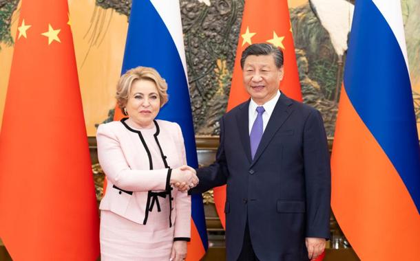 Xi Jiinping e Valentina Matviyenko