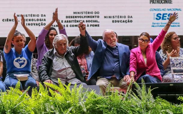 O presidente Luiz Inácio Lula da Silva participa do 59º Congresso da União Nacional dos Estudantes (UNE). O encontro teve a presença do ex-presidente do Uruguai Pepe Mujica