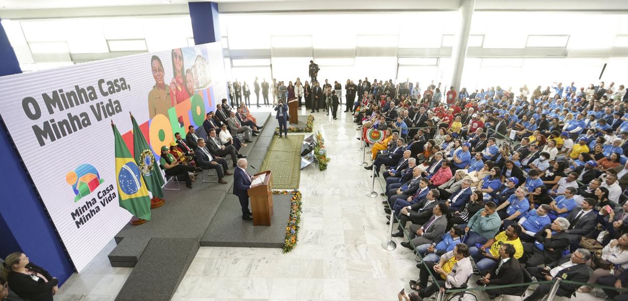 Brasília (DF), 13/07/2023 - O presidente Luiz Inácio Lula da Silva participa de cerimônia de assinatura do projeto de lei que cria o novo programa Minha Casa, Minha Vida