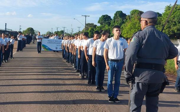 Escola cívico-militar 